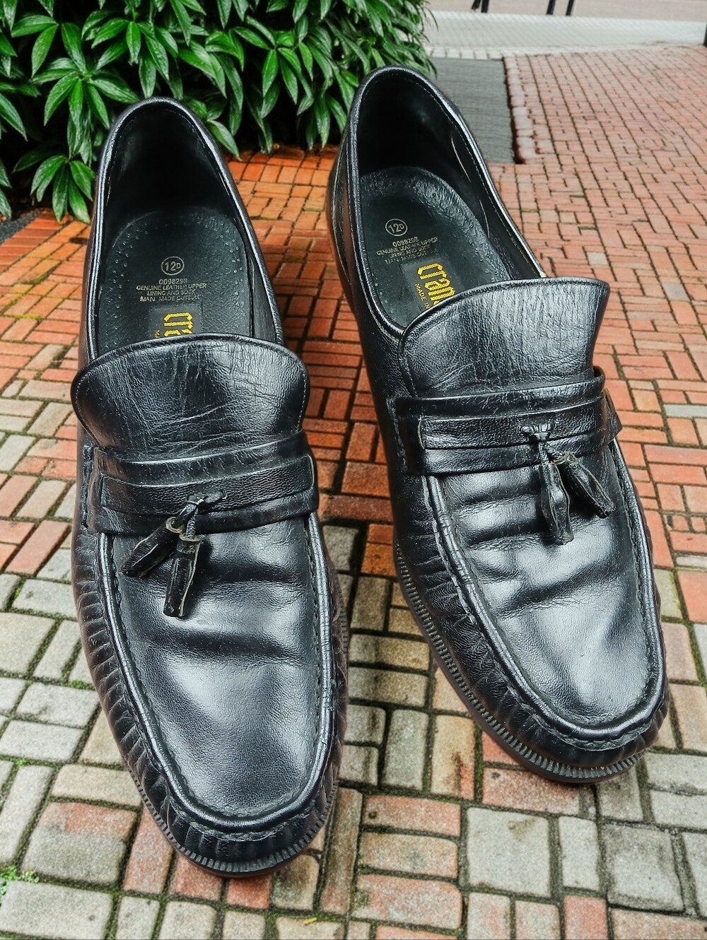 CRANSTON Black Leather Tassel Venetian Moc Toe Slip On Loafers Men's Size 12D